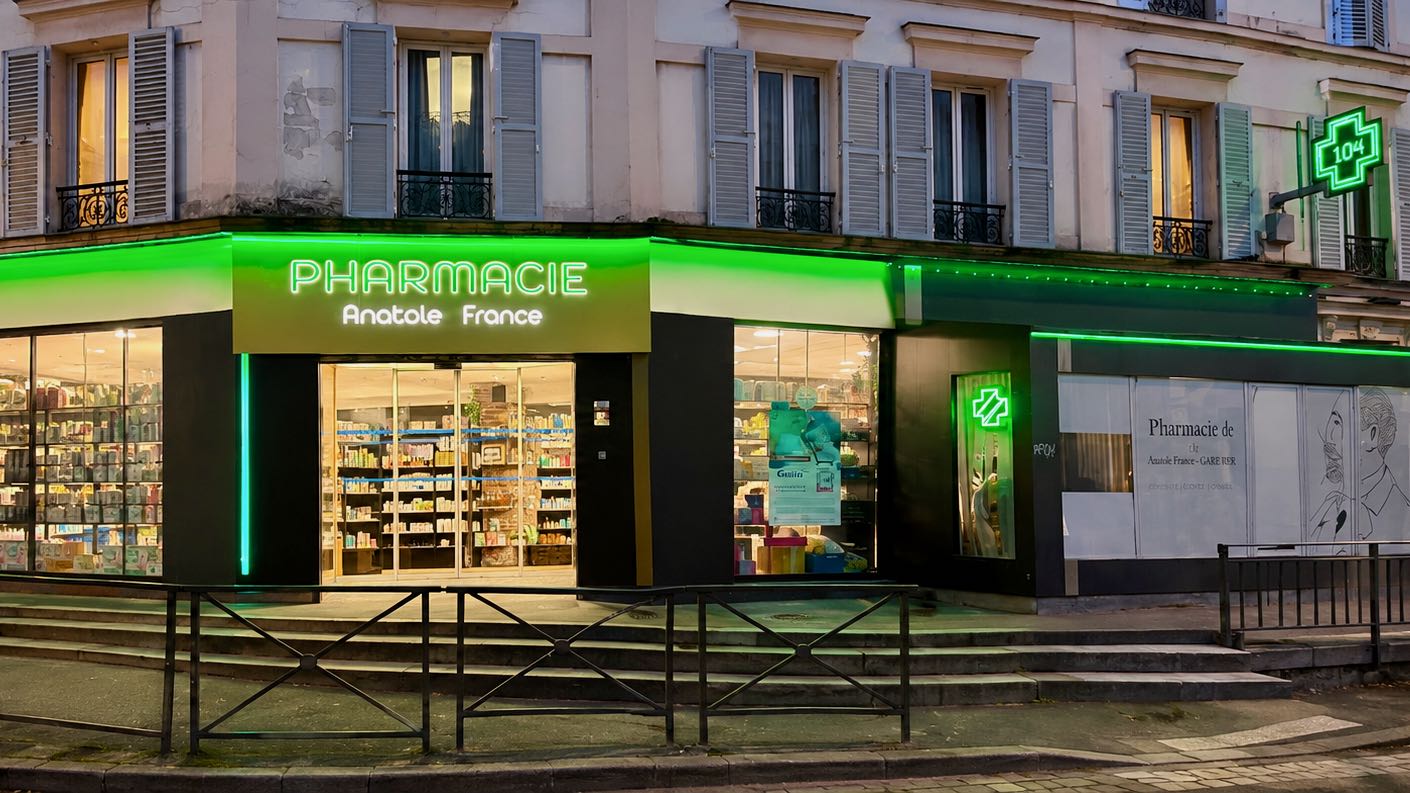 Façade Pharmacie Anatole France Gare RER - Vitry-sur-Seine située à Vitry-sur-Seine